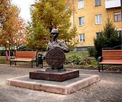 Памятник сантехнику в прокопьевске
